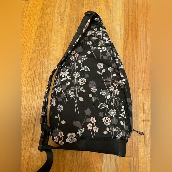 Vera Bradley sling backpack Holland Garden EUC - Picture 3 of 3